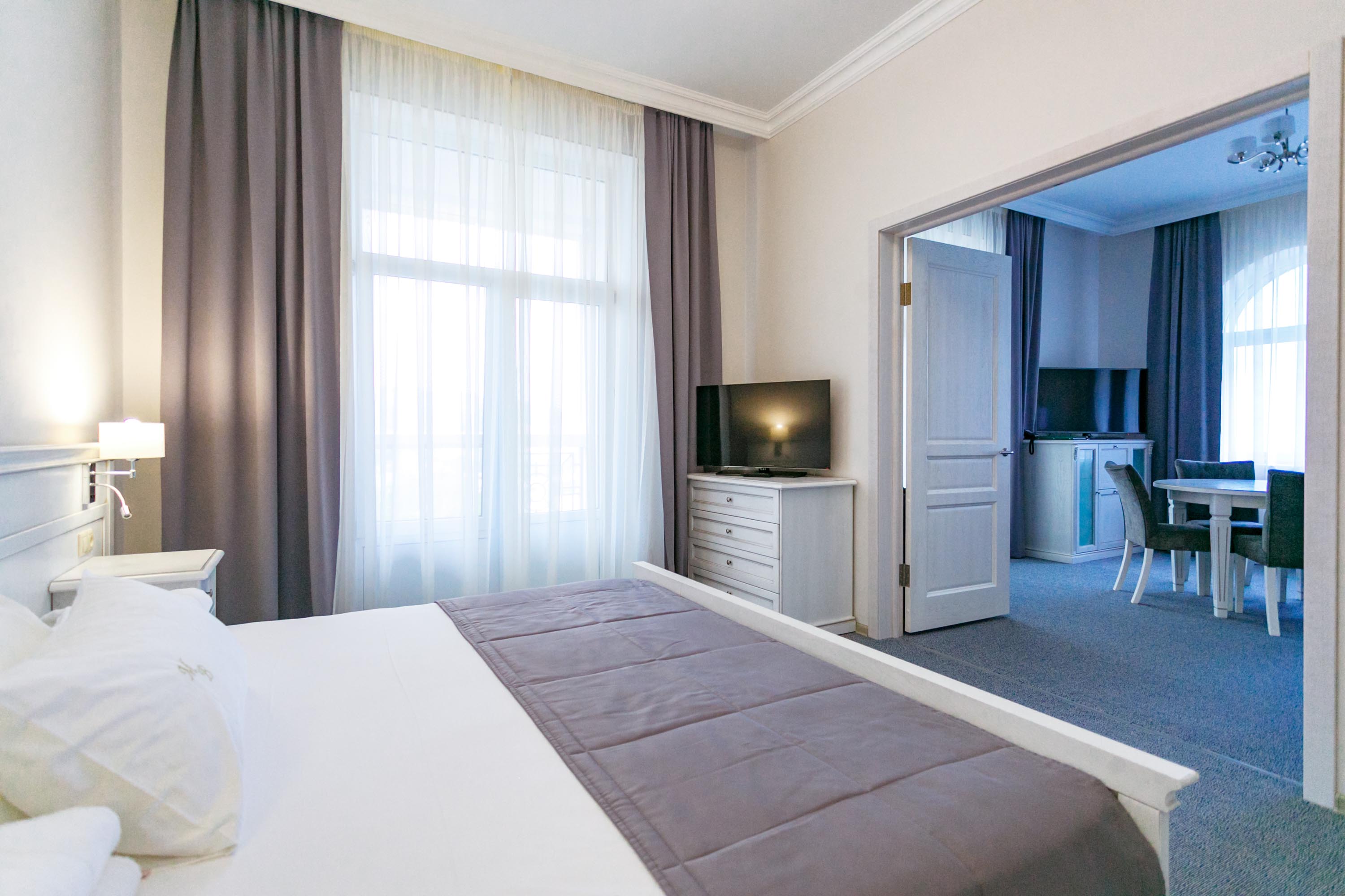 Апартаменты 2-местный 3-комнатный Салют 