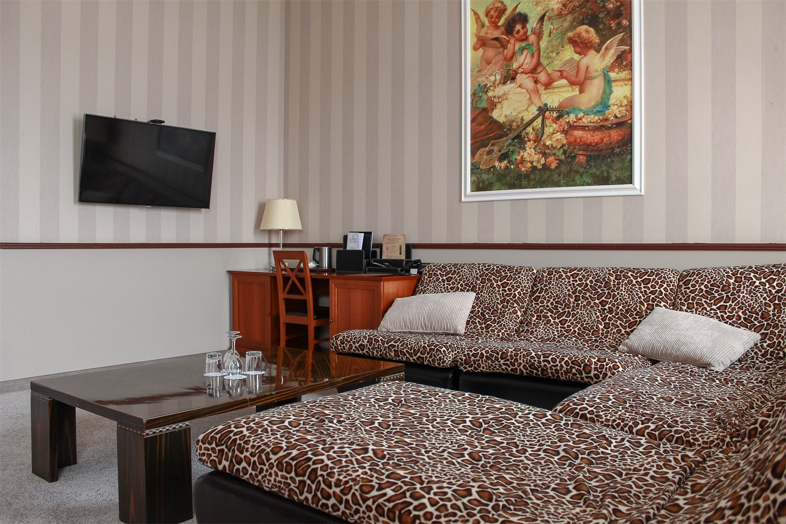 Посмотреть в галерее Luxe balcony