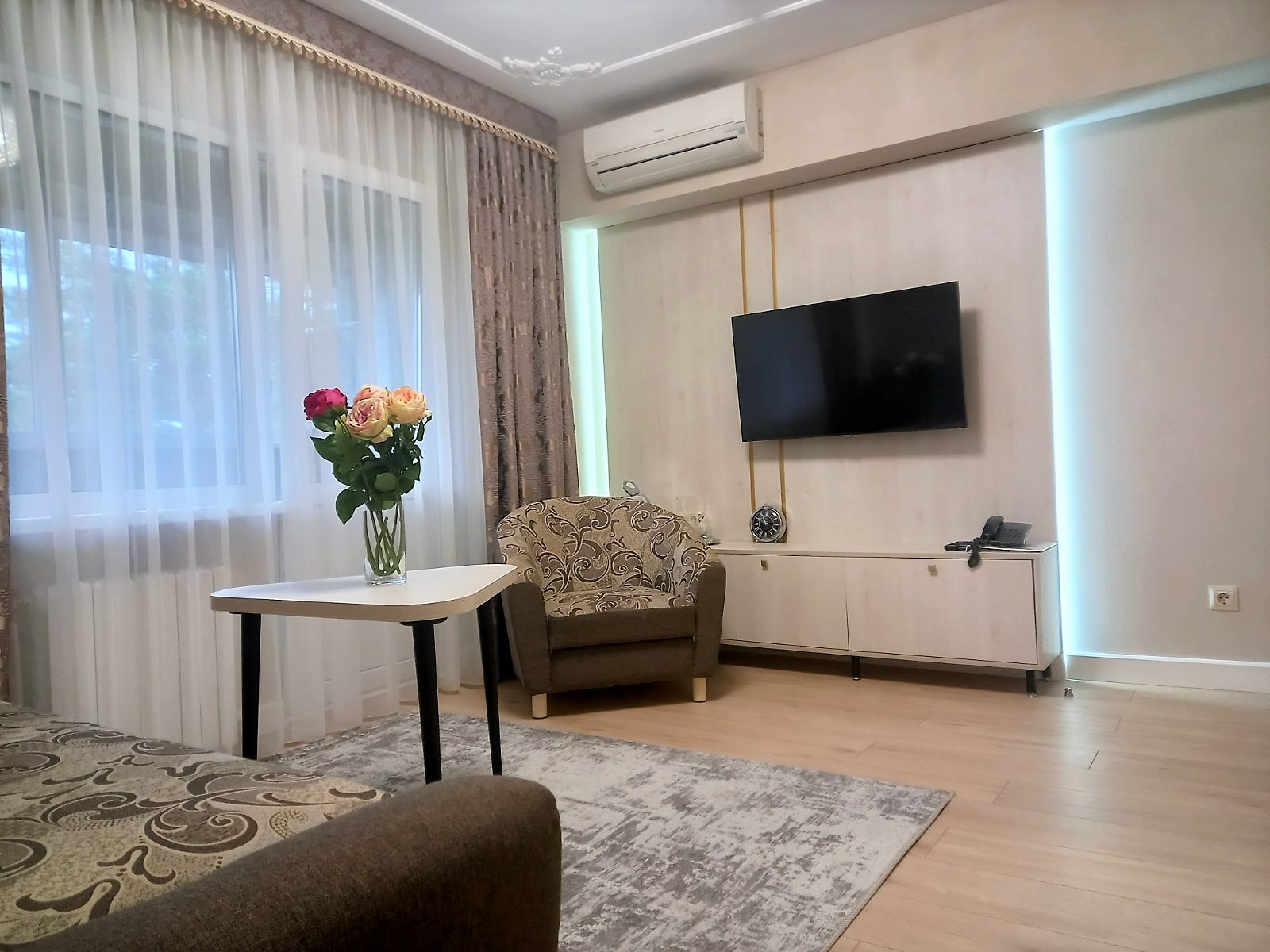 Посмотреть в галерее Люкс VIP 2-местный 2-комнатный Улучшенный