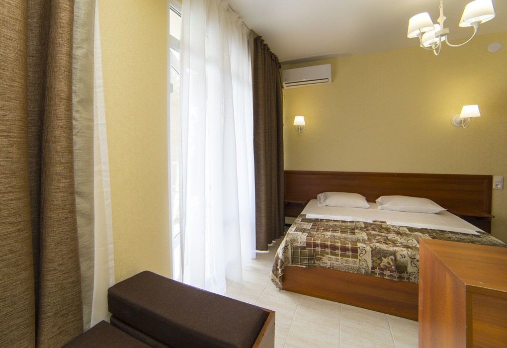 Стандартный 2-местный 3-й категории (с ремонтом, без балкона)