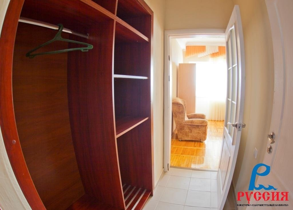 Стандарт Улучшенный, Главный корпус 