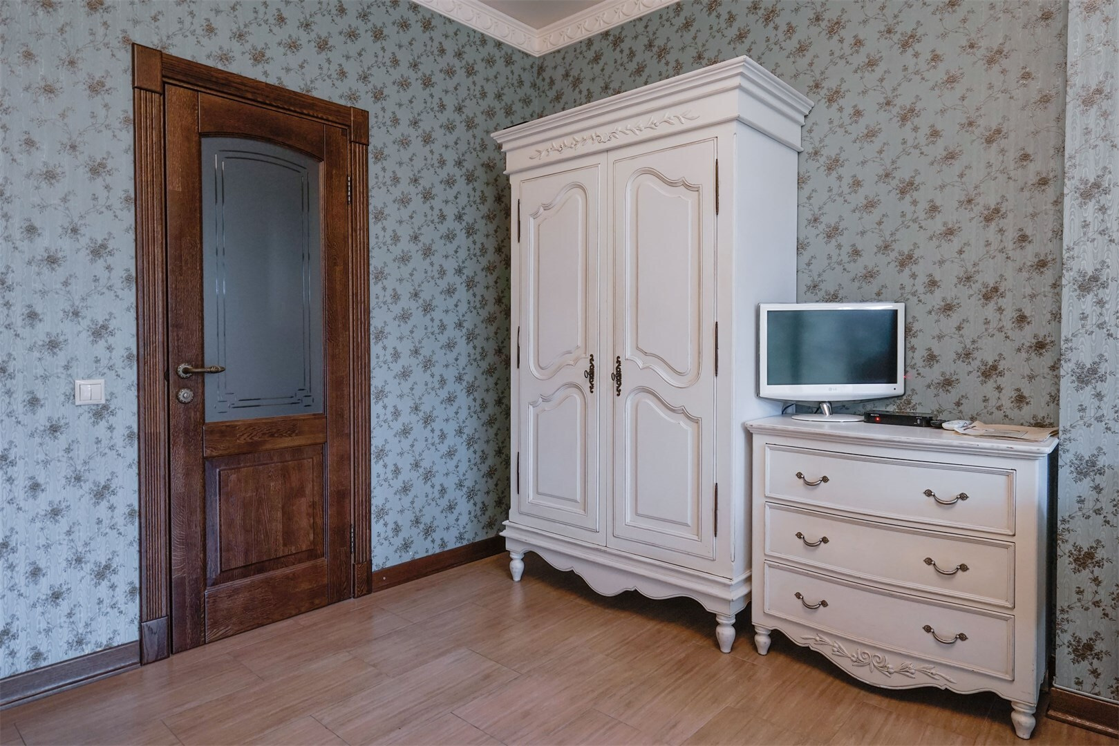 Standart Premium Blue, Main Building