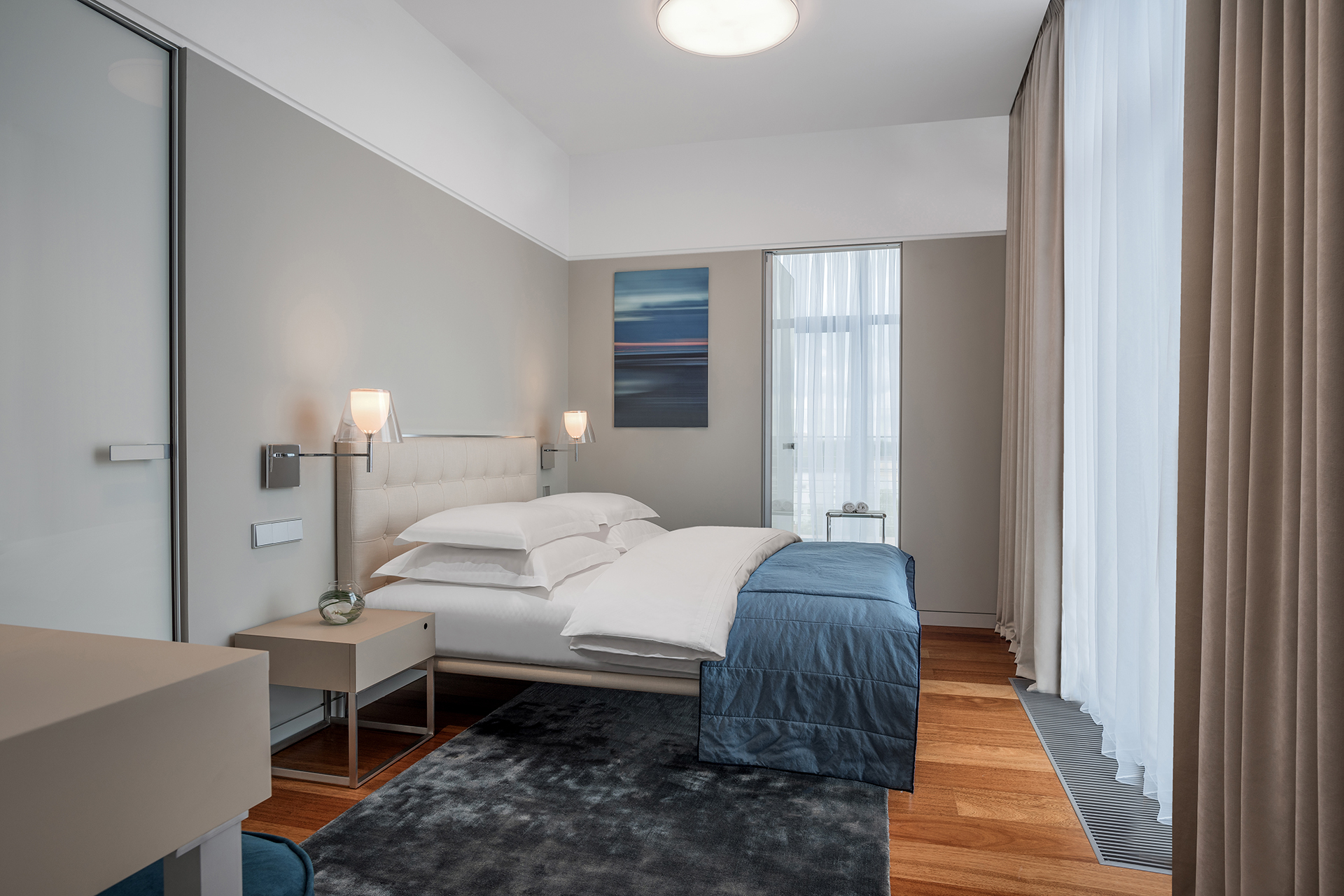 Посмотреть в галерее Suite Royal 6-местный 4-комнатный