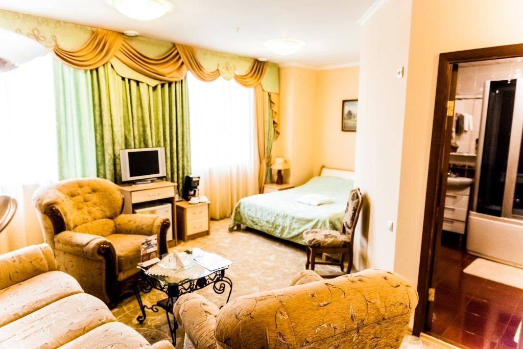 Полулюкс, основной корпус