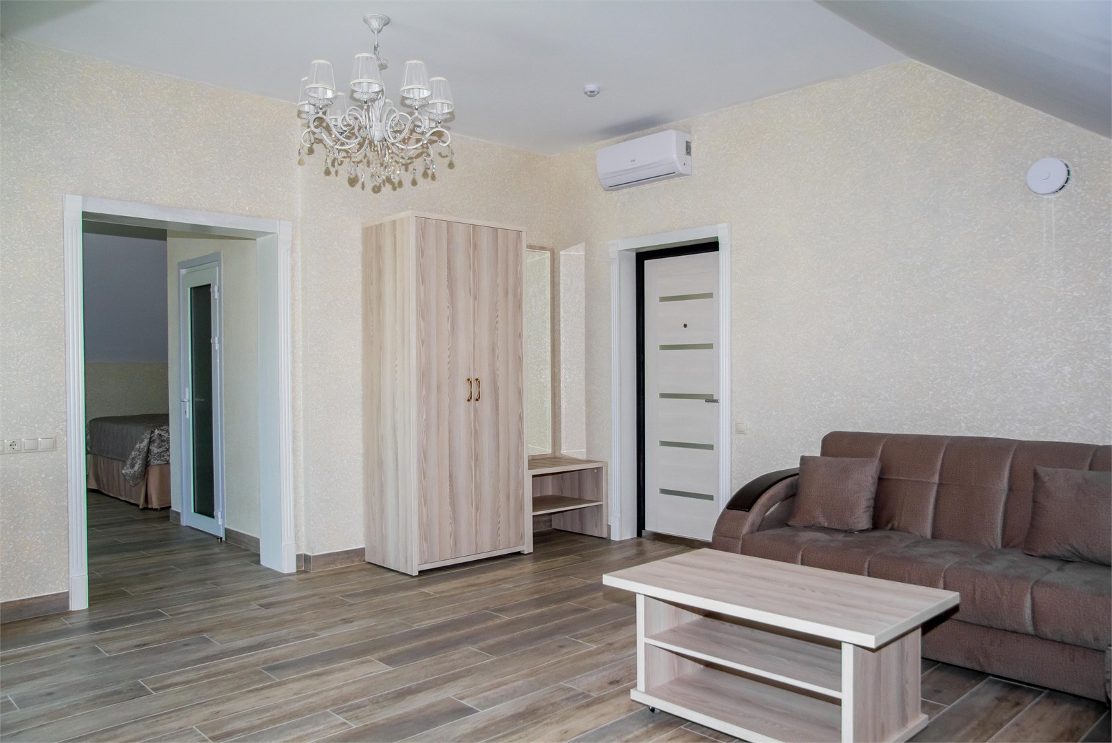 Посмотреть в галерее Люкс Comfort 2-мест с видом на бассейн