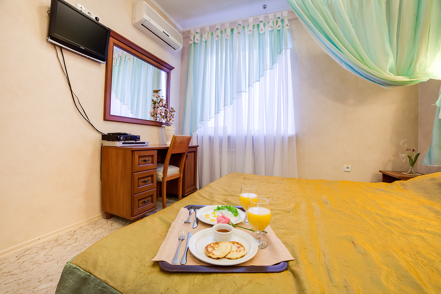 Люкс Цветочный 2-местный 2-комнатный