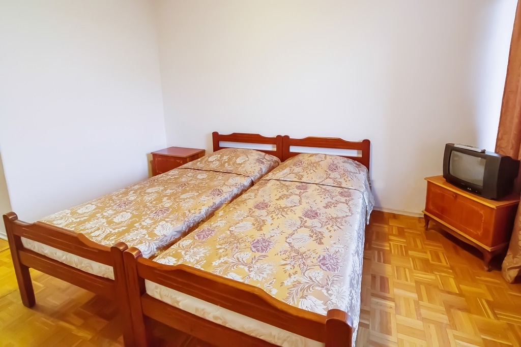 Посмотреть в галерее Стандарт, Главный корпус