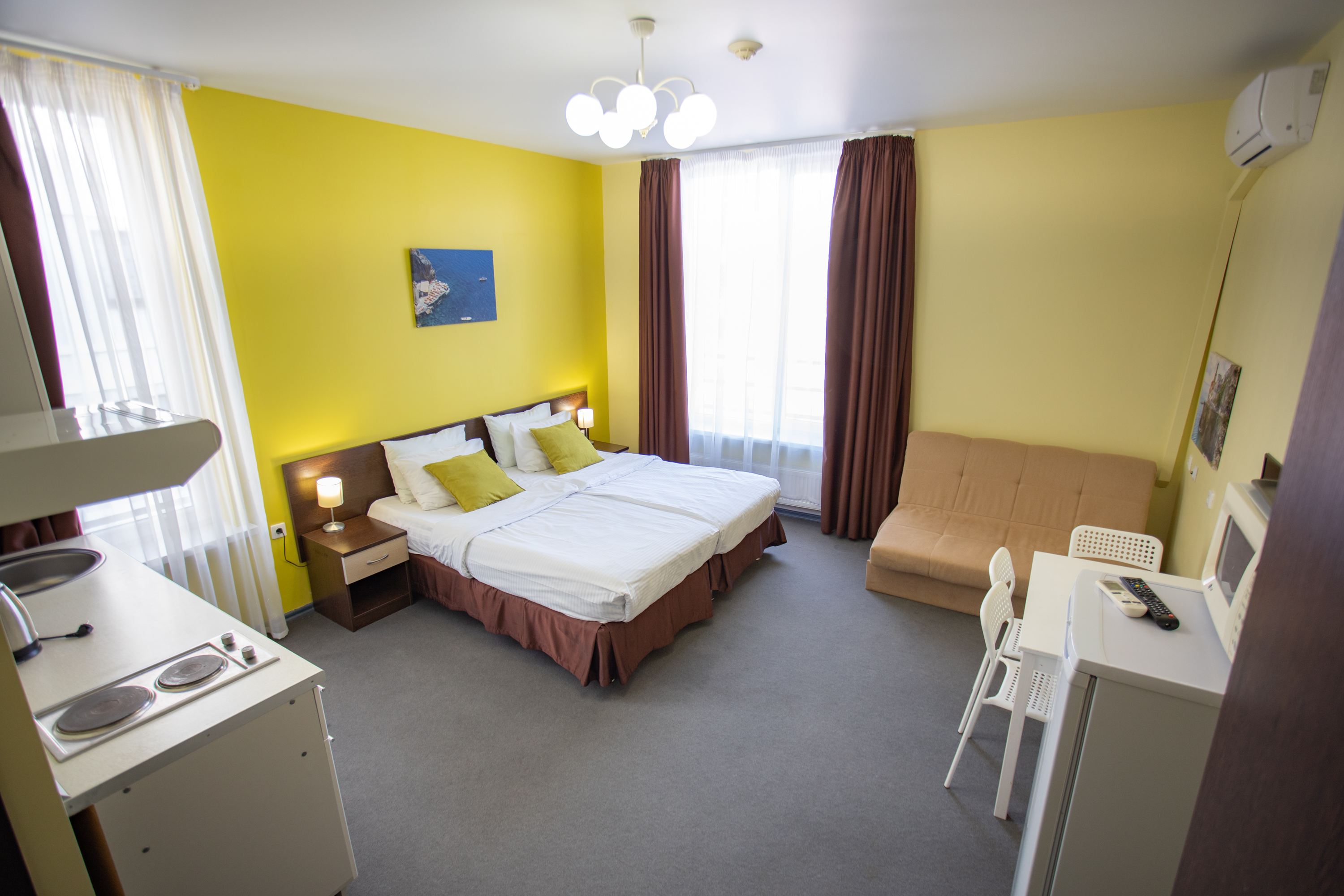 Апартаменты Апартаменты 4-х местные, вид на бассейн/горы (206,306,406,506)