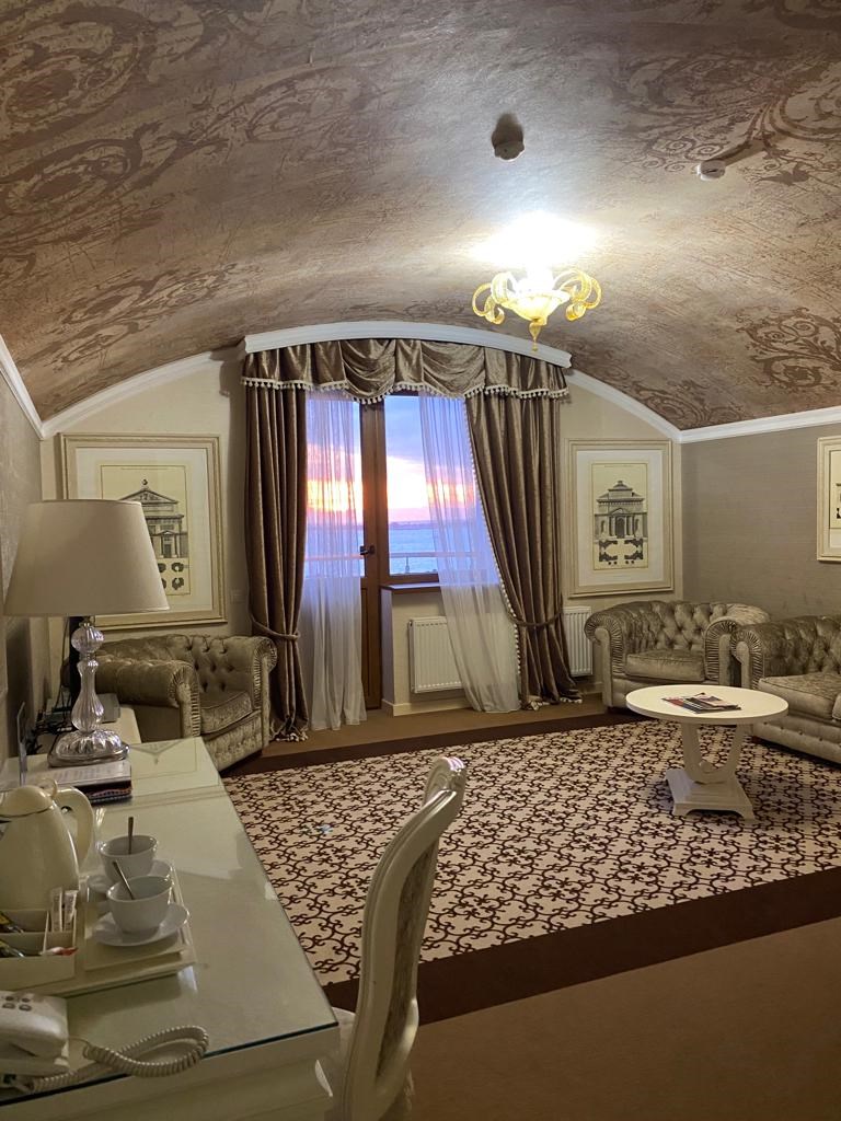 Посмотреть в галерее Люкс 4* Панорамный 2-местный 2-комнатный корпус 1