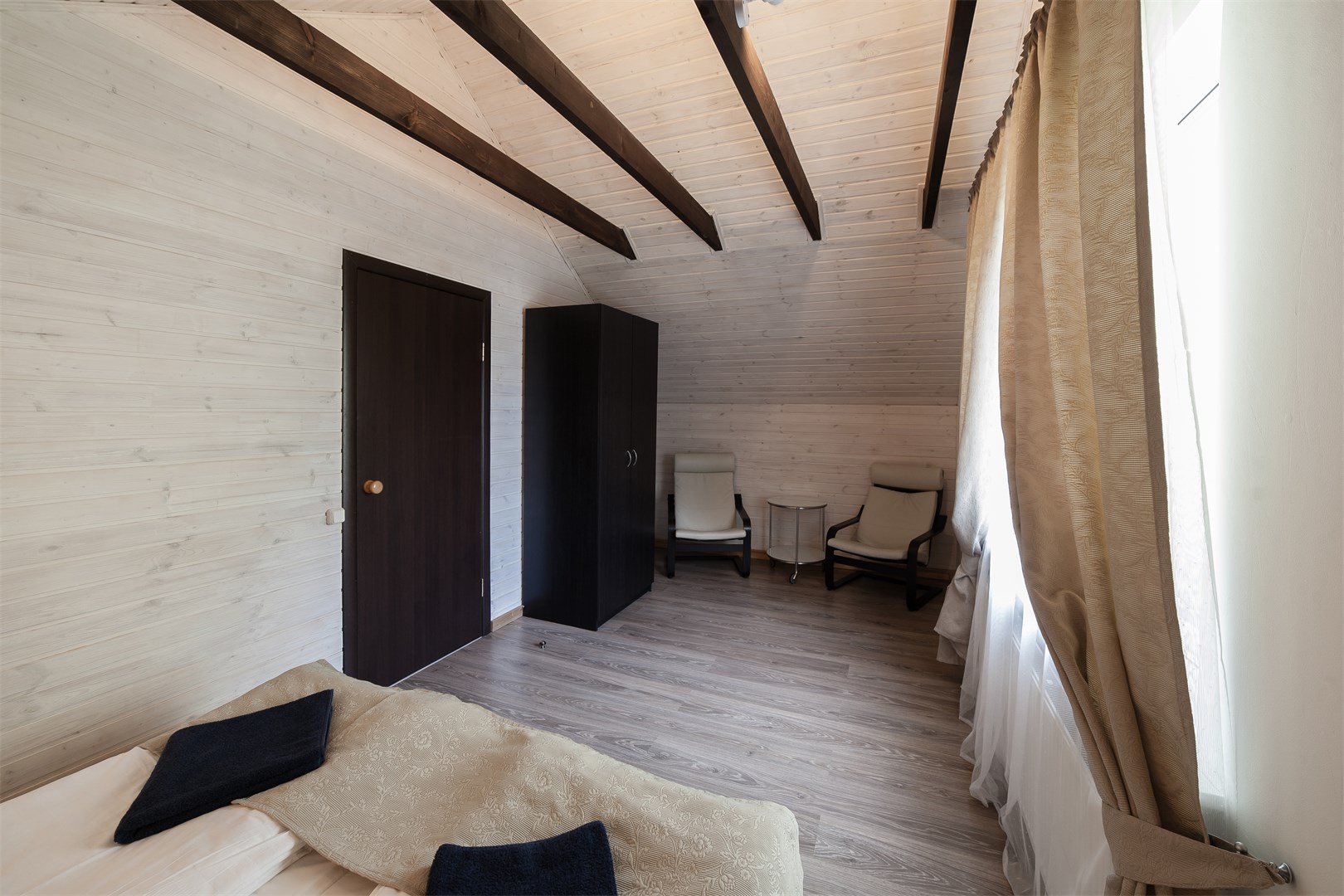 Дом 6-мест. с кух. на берегу