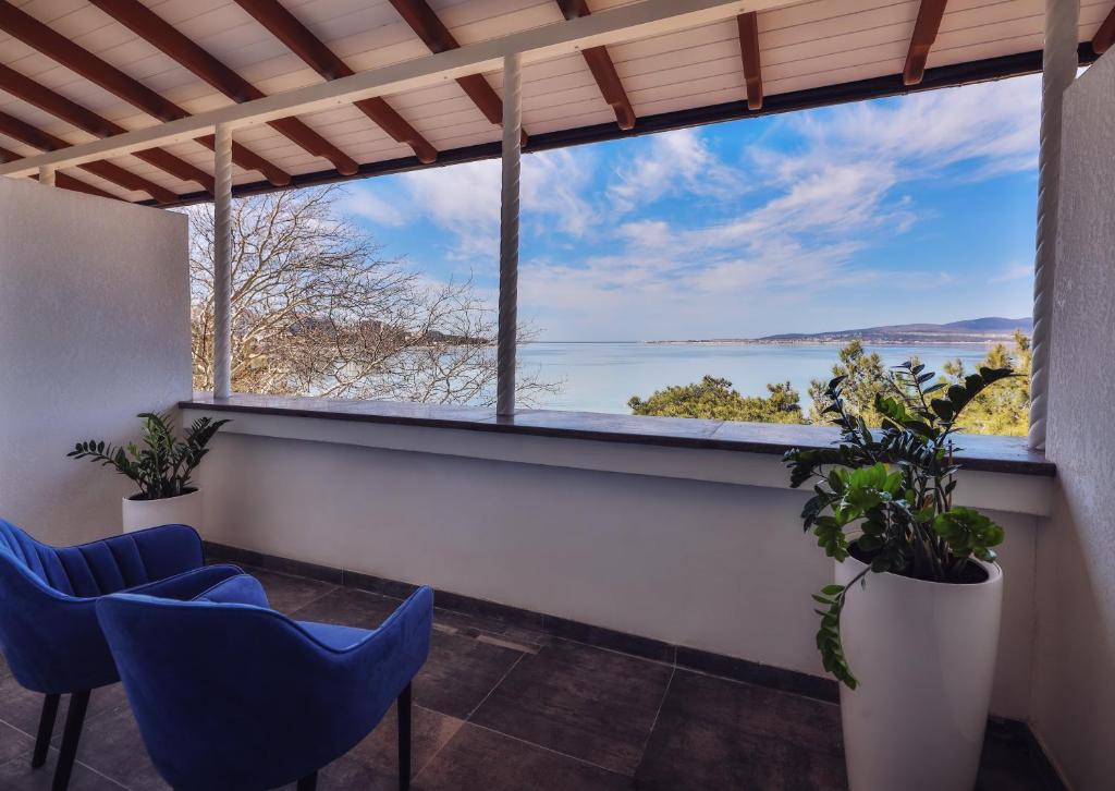 Стандарт 2-местный с балконом и видом на море