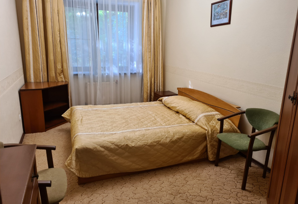 2-мест.(разм. в 6-мест.) коттедж №2