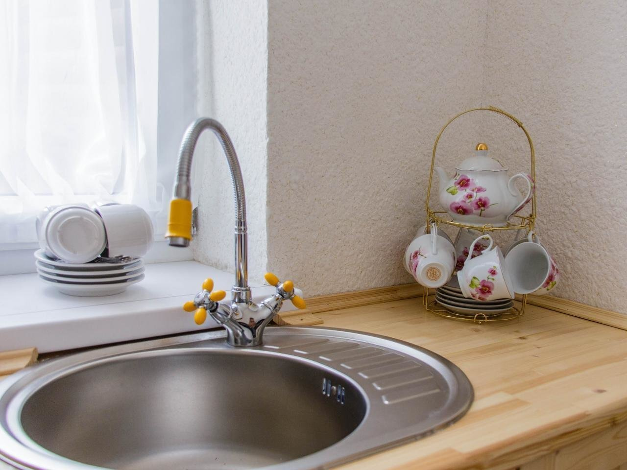 «АПАРТАМЕНТЫ У МОРЯ»