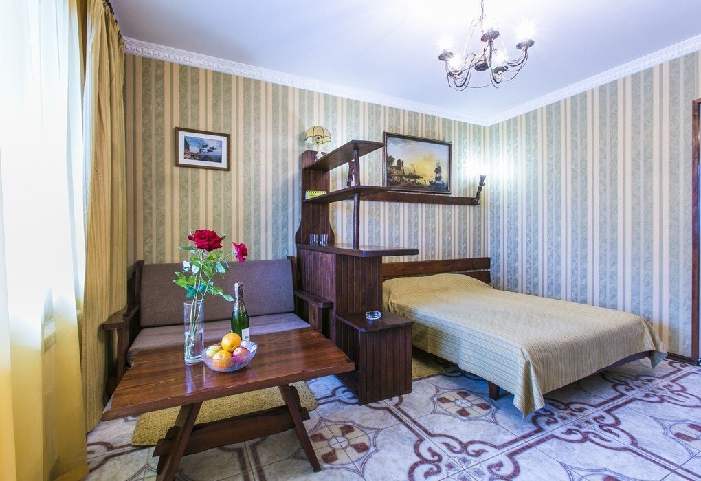 Стандартный с балконом