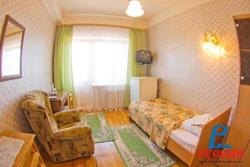 Стандартный, Главный корпус