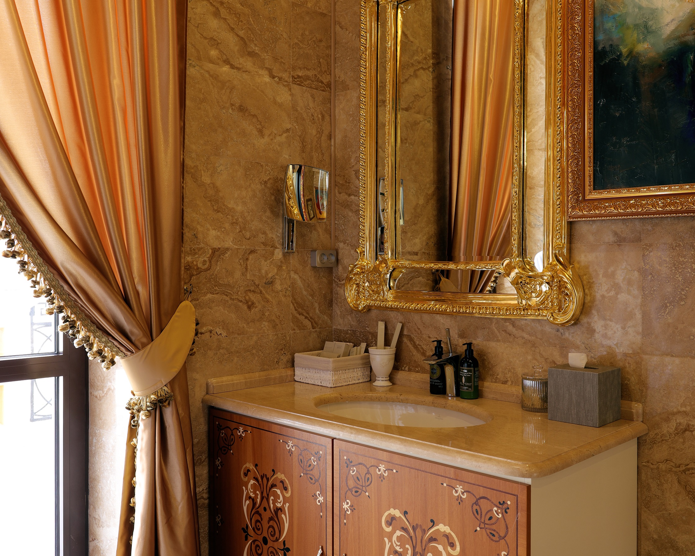 Люкс 2-мест Ambassador