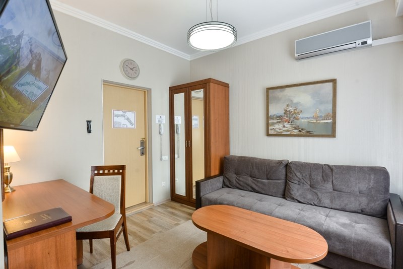 Люкс 2-местный 2-комнатный (№110,201-204,206,216,217,302,305,306,310)