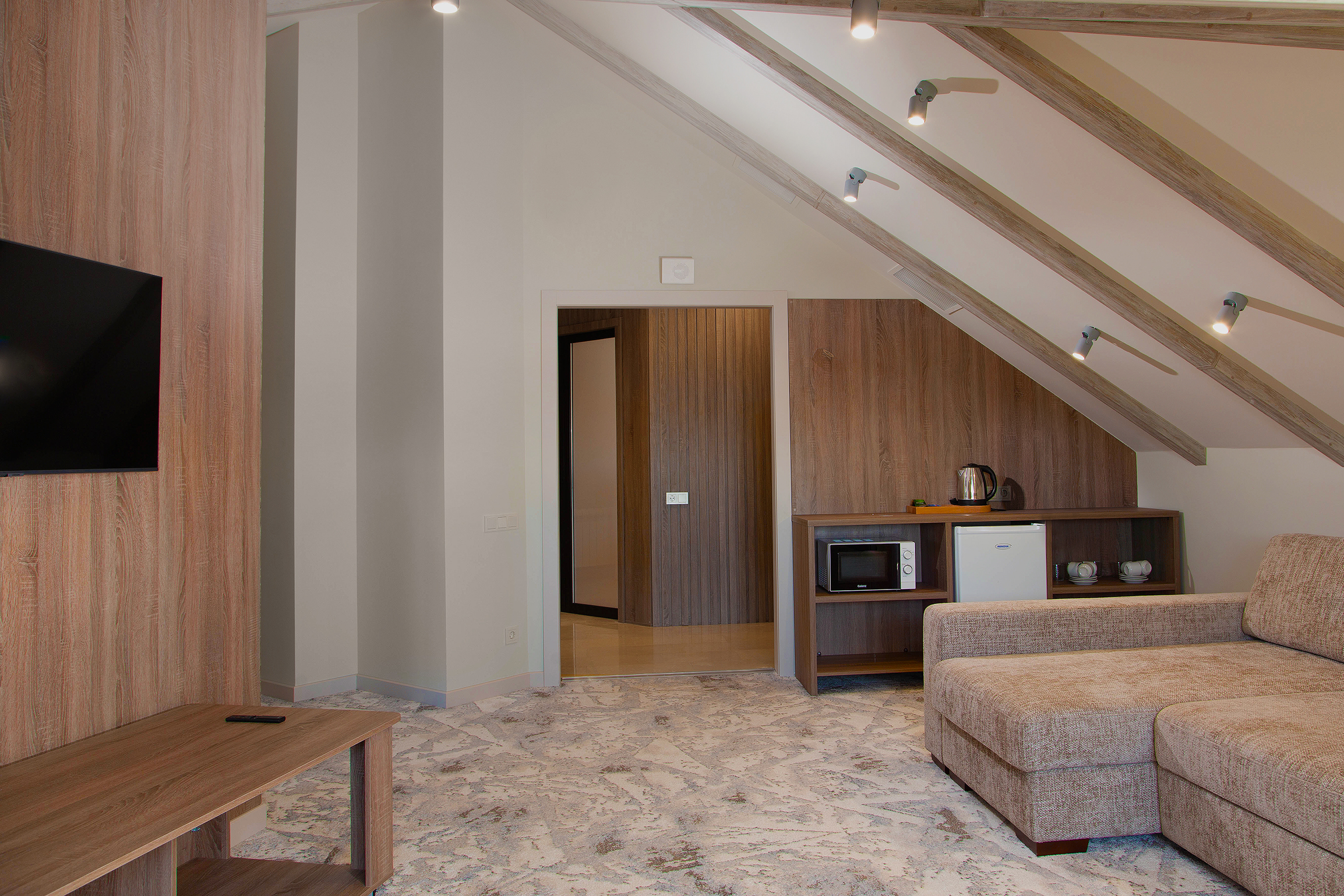 Полулюкс 4-местный 2-комнатный улучшенный