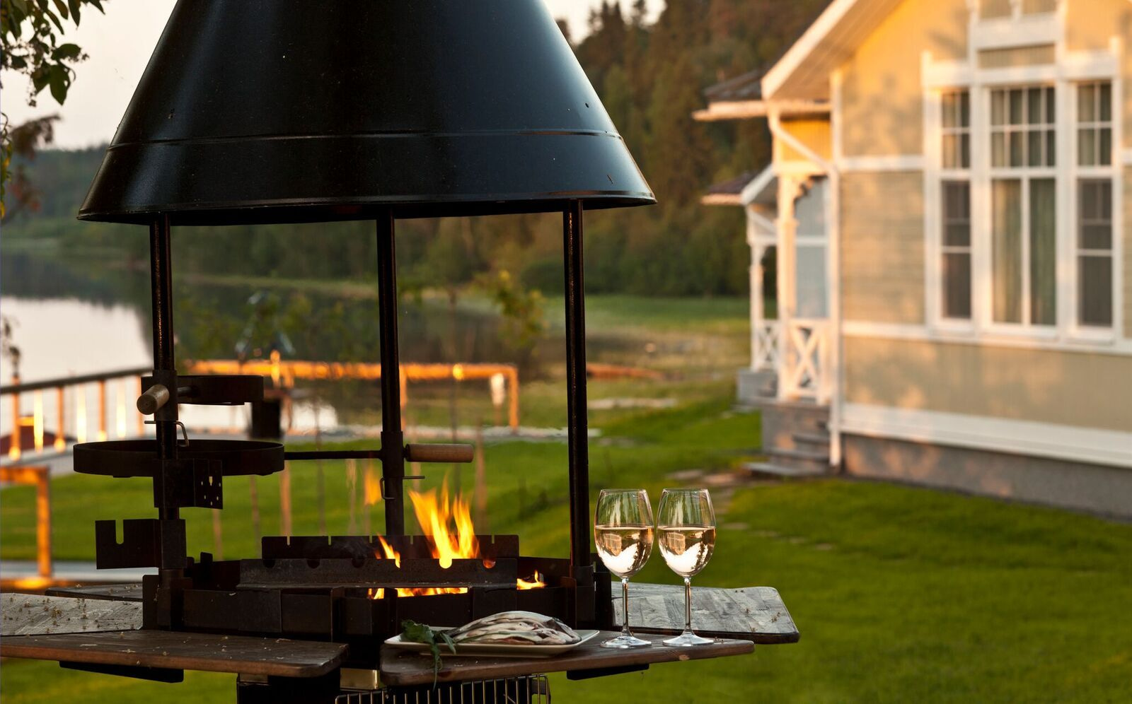 КОТТЕДЖИ БЕРЕГОВОЙ ЛИНИИ С САУНОЙ