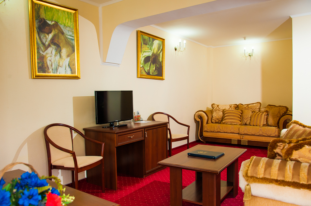 Посмотреть в галерее Suite 2 2-местный,2-комнатный (3-4 этажи)