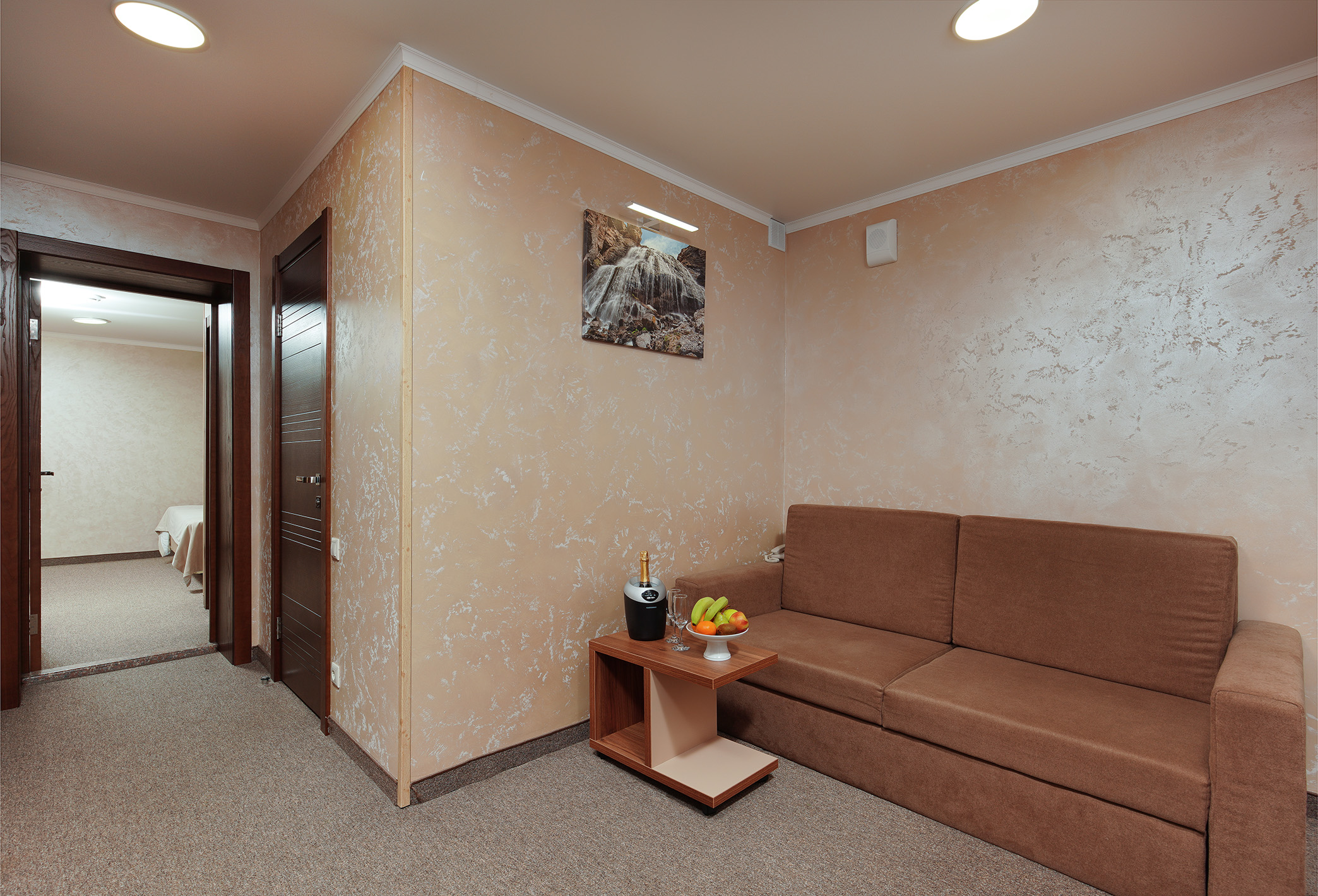 Посмотреть в галерее Junior Suite 2-местный 2-комнатный