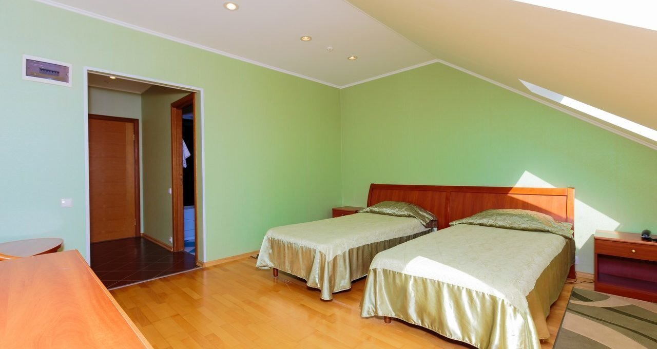 Посмотреть в галерее Мансардный 2-комнатный