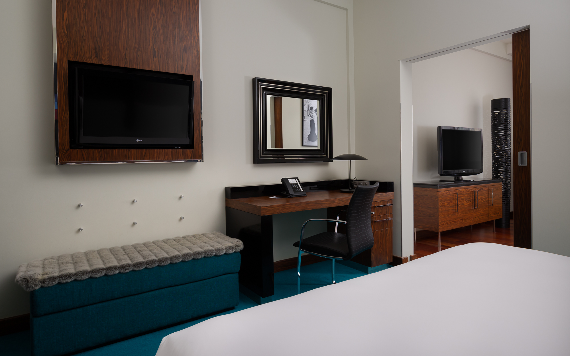 Полулюкс 2-местный с балконом с видом на площадь