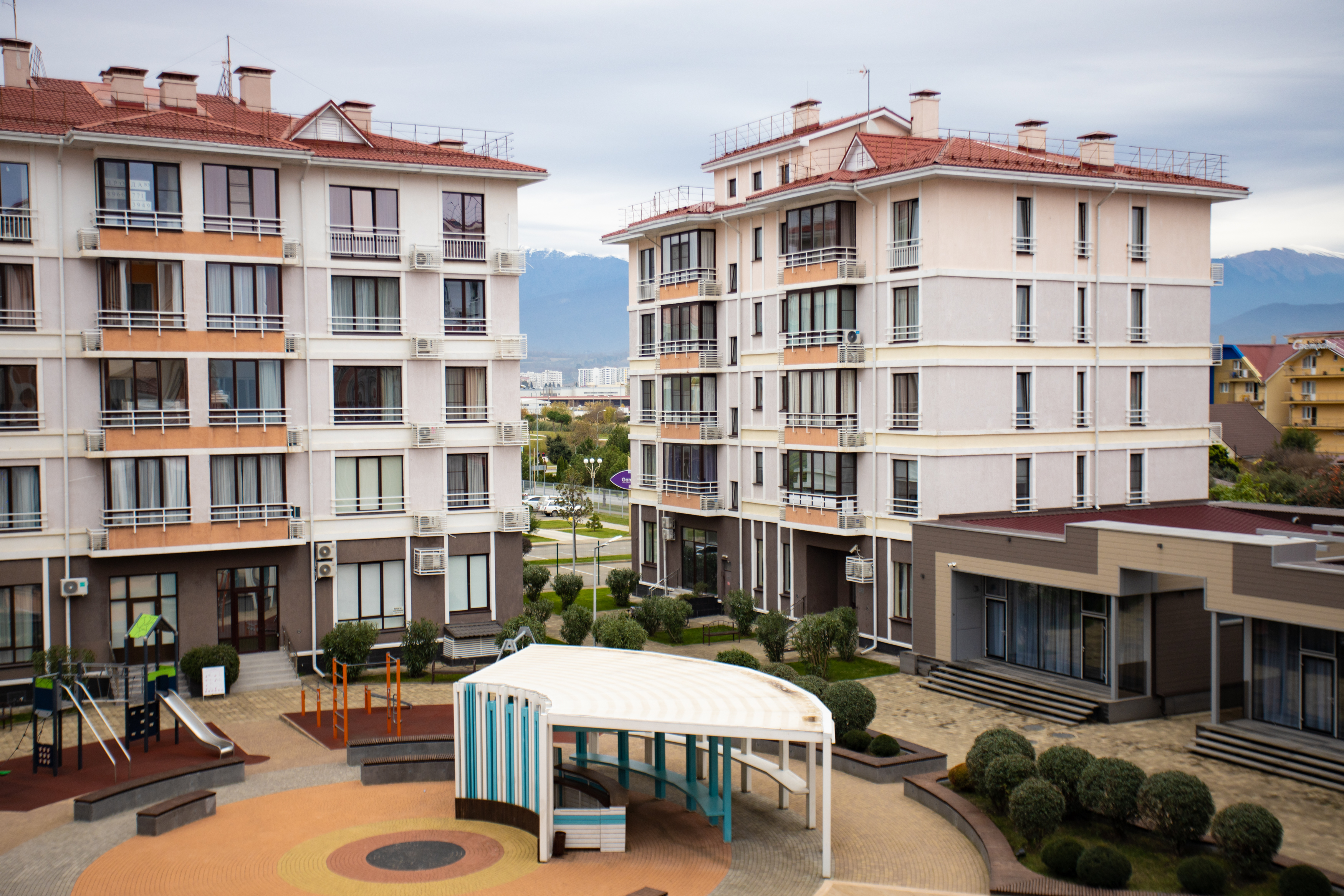 Апартаменты Апартаменты 4-х местные, вид на бассейн/горы (206,306,406,506)