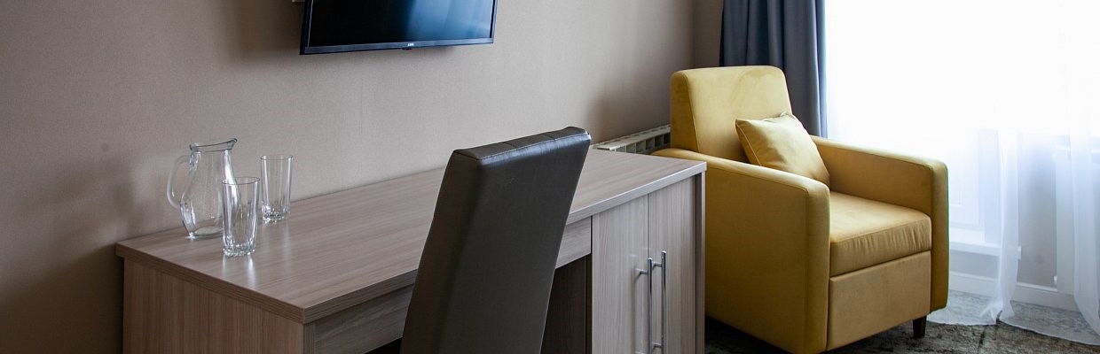 Люкс 2-местный 2-комнатный в корпусе 1(вид на Волгу)