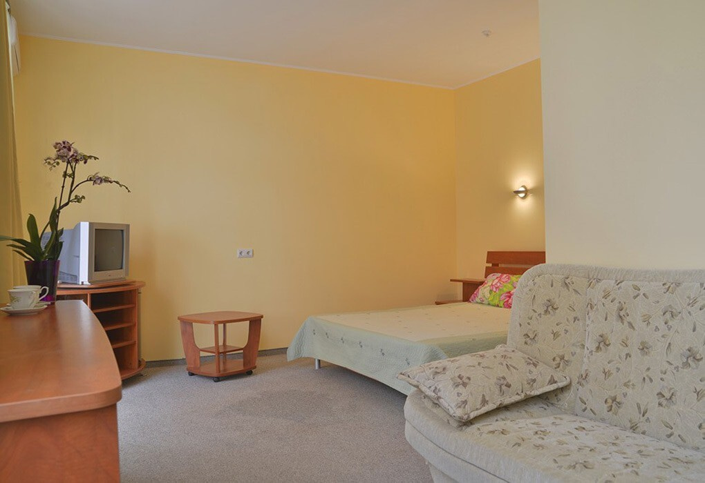 Полулюкс с балконом