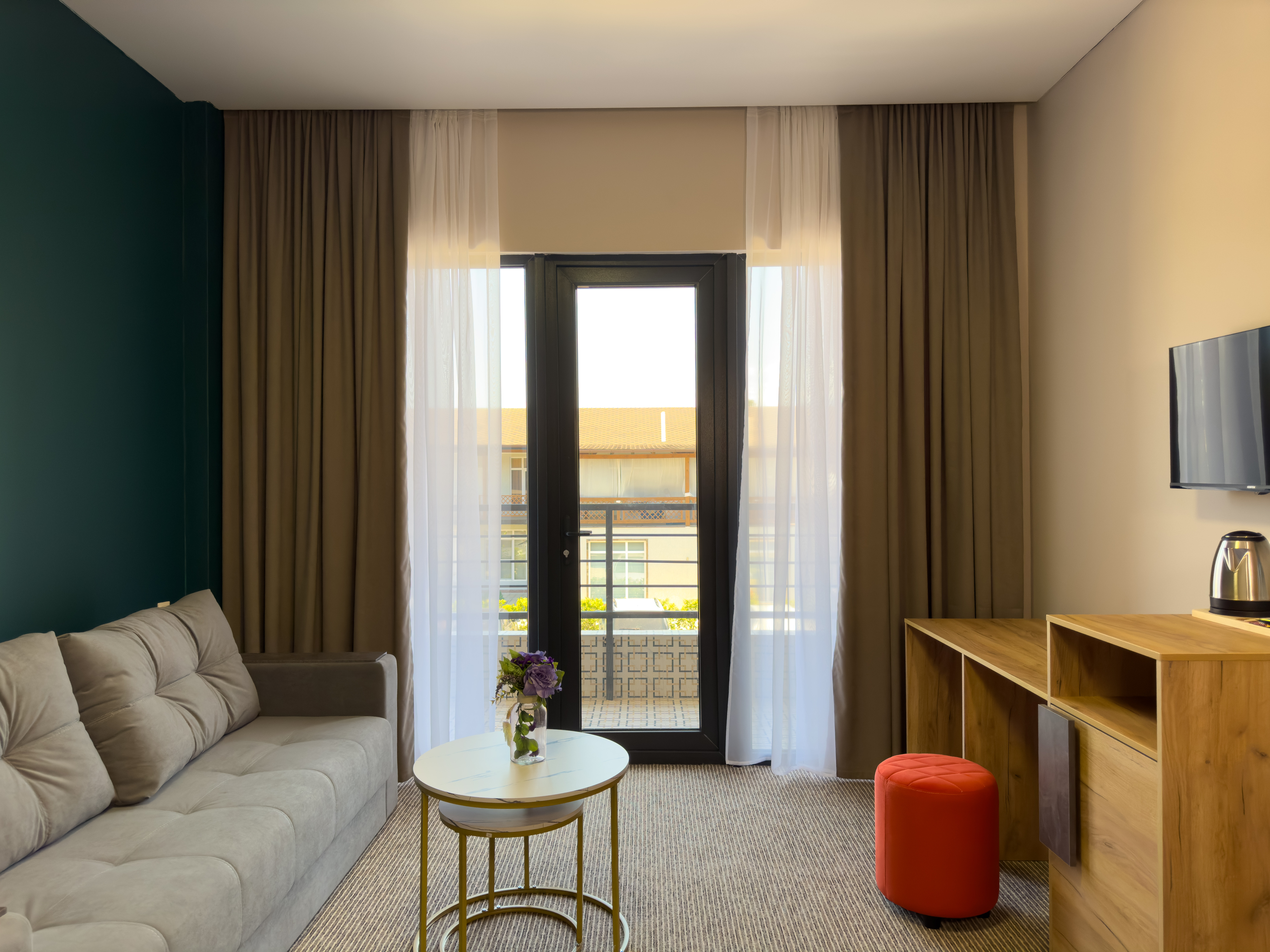 Люкс 2-местный 2-комнатный с балконом  корпус 2