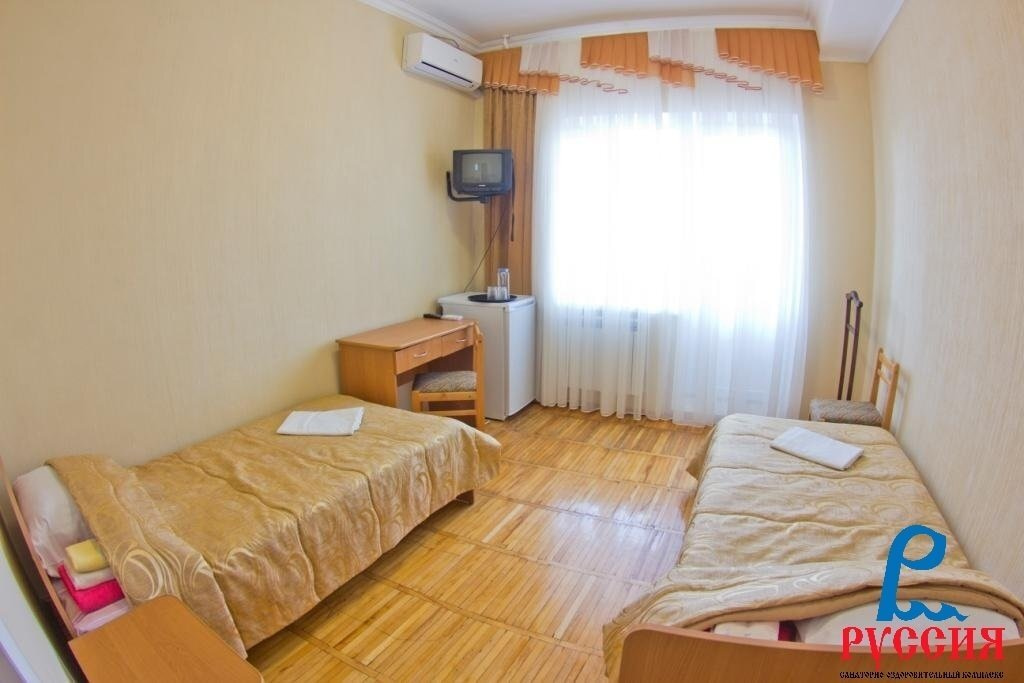 Стандарт Улучшенный, Главный корпус 