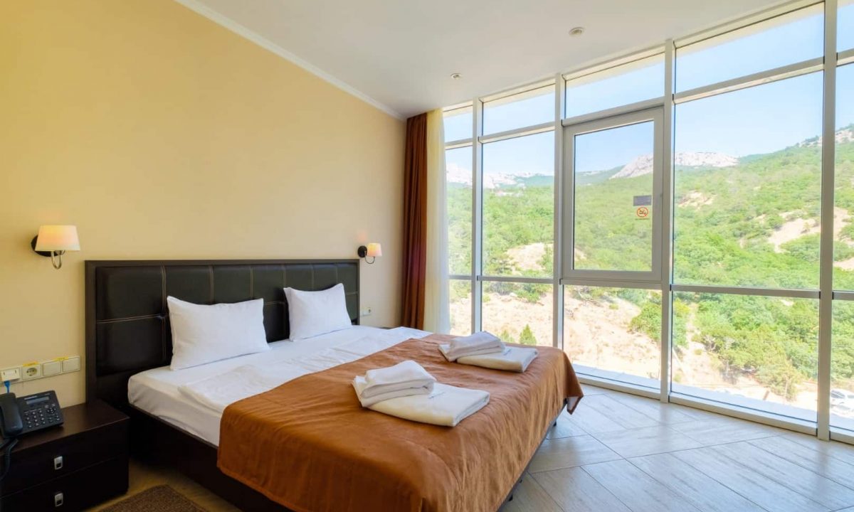 Люкс Семейный 3-местный горы