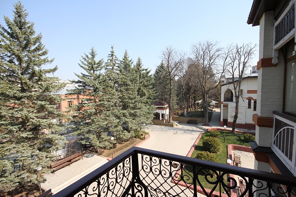 Посмотреть в галерее Люкс Luxe в корп.Б (№1,3,8,11) - двуспальная кровать