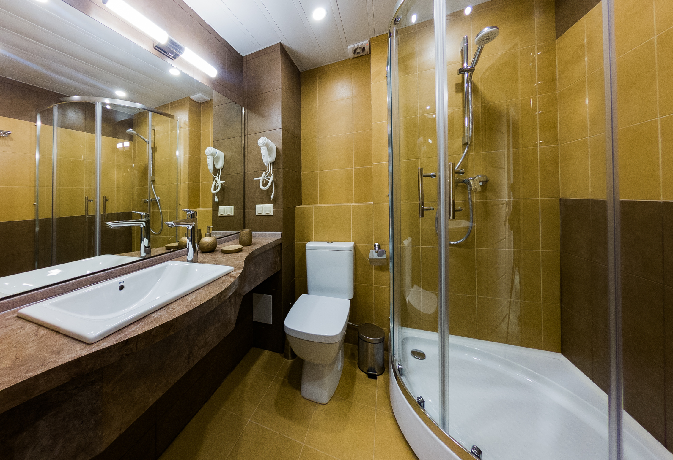 Люкс 2-местный 2-комнатный вид на территорию