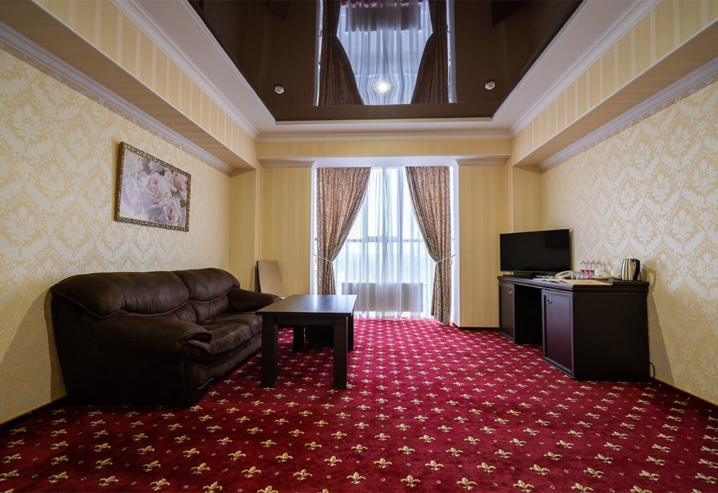 Посмотреть в галерее 2-мест.(разм. в 4-мест.) 3-комн. люкс