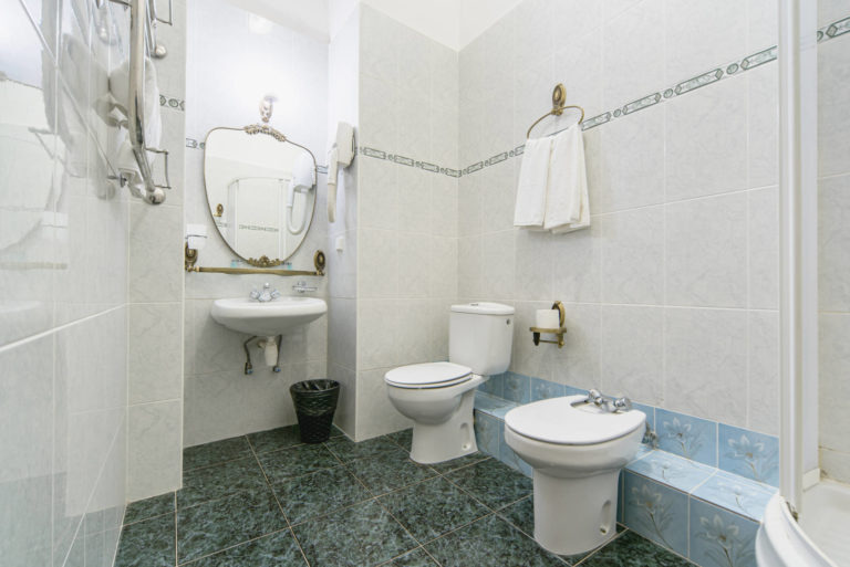 Посмотреть в галерее Апартаменты (100-101,200-201,300-301) (4-местные), корпус «Адмиралтейский» (№3)