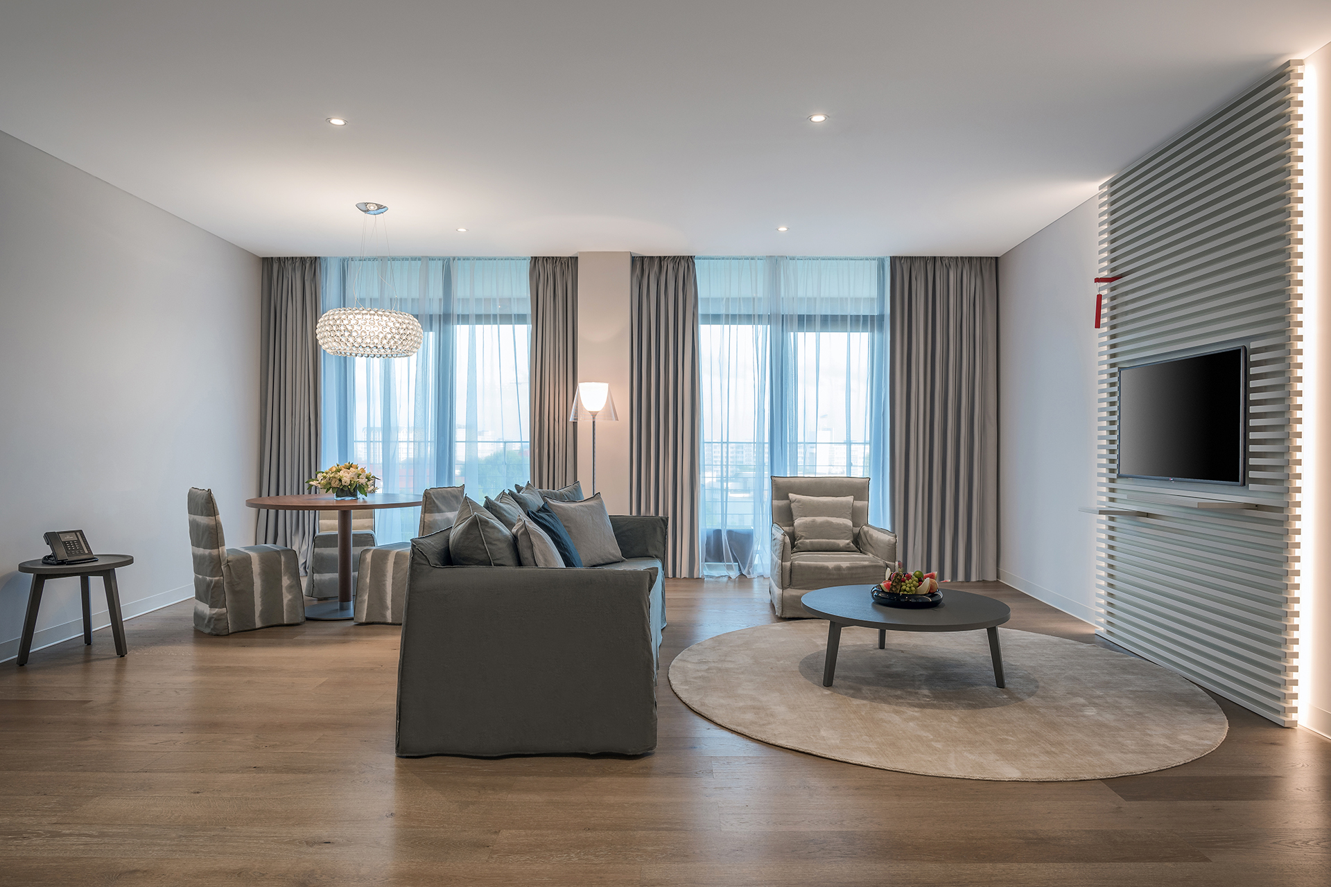 Посмотреть в галерее Suite Family 4-местный 3-комнатный