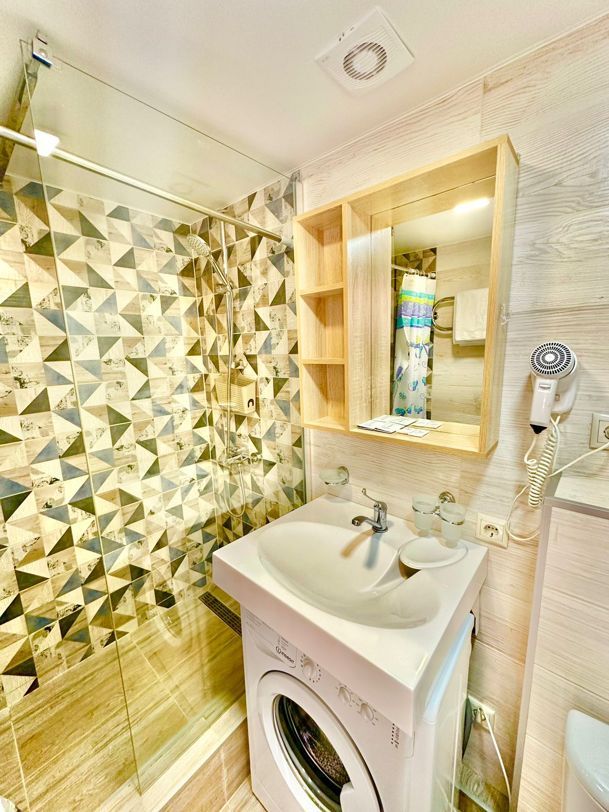 Семейный 4-местный, двухуровневый