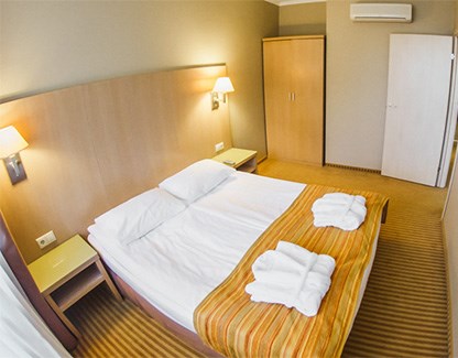 Полулюкс 2-мест.2-ком.главный корпус Прибрежный