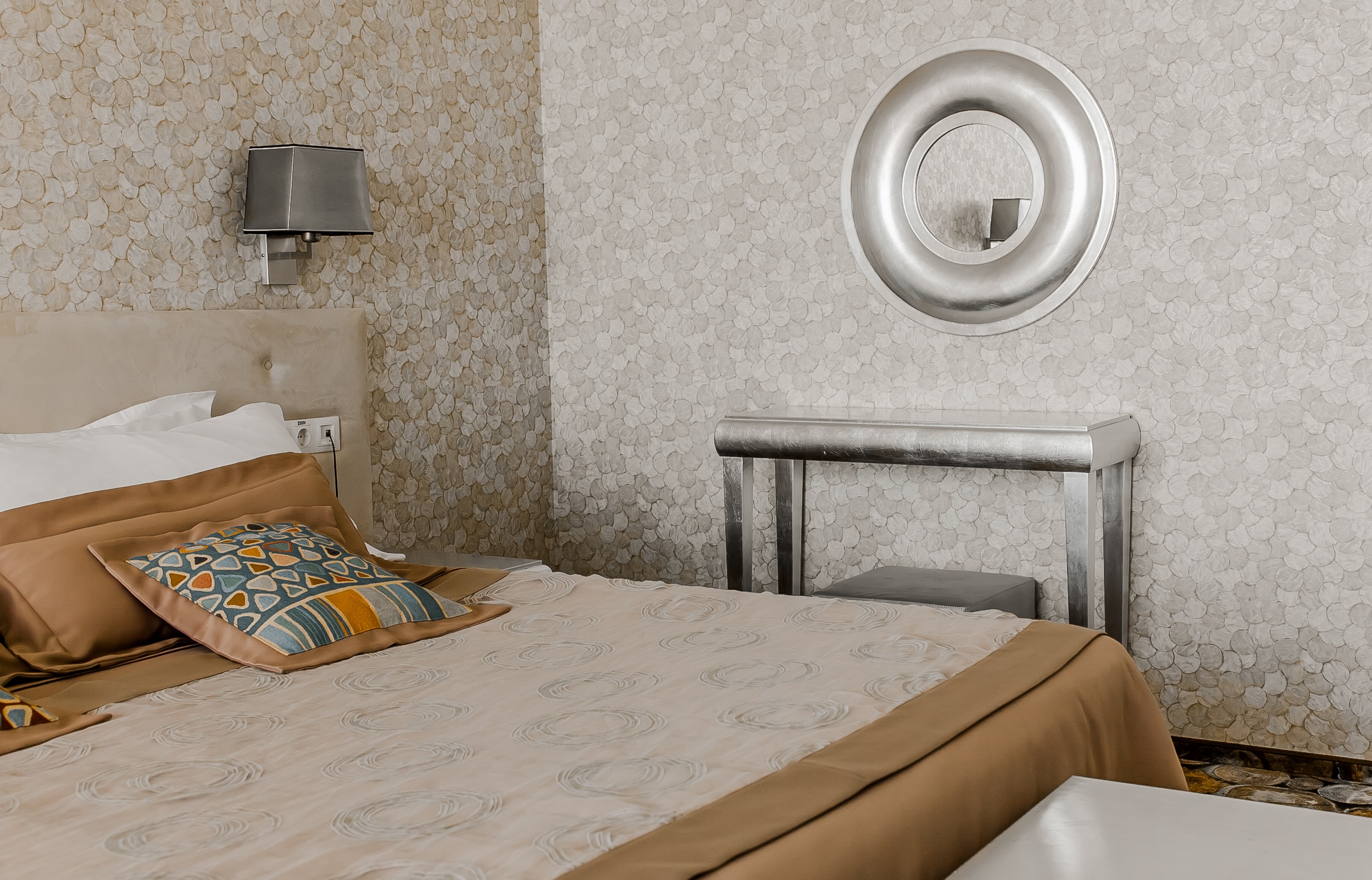Посмотреть в галерее Deluxe Design 2-местный вид на море
