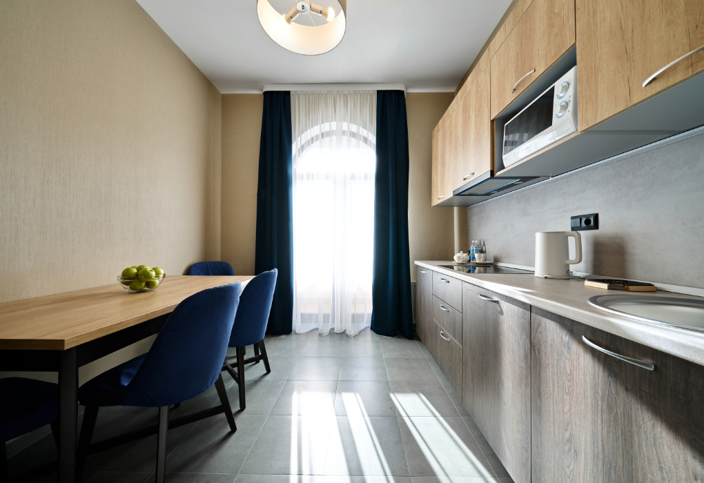 2-мест.(разм. в 3-мест.) 2-комн. апартамент с кухней, корп. 1