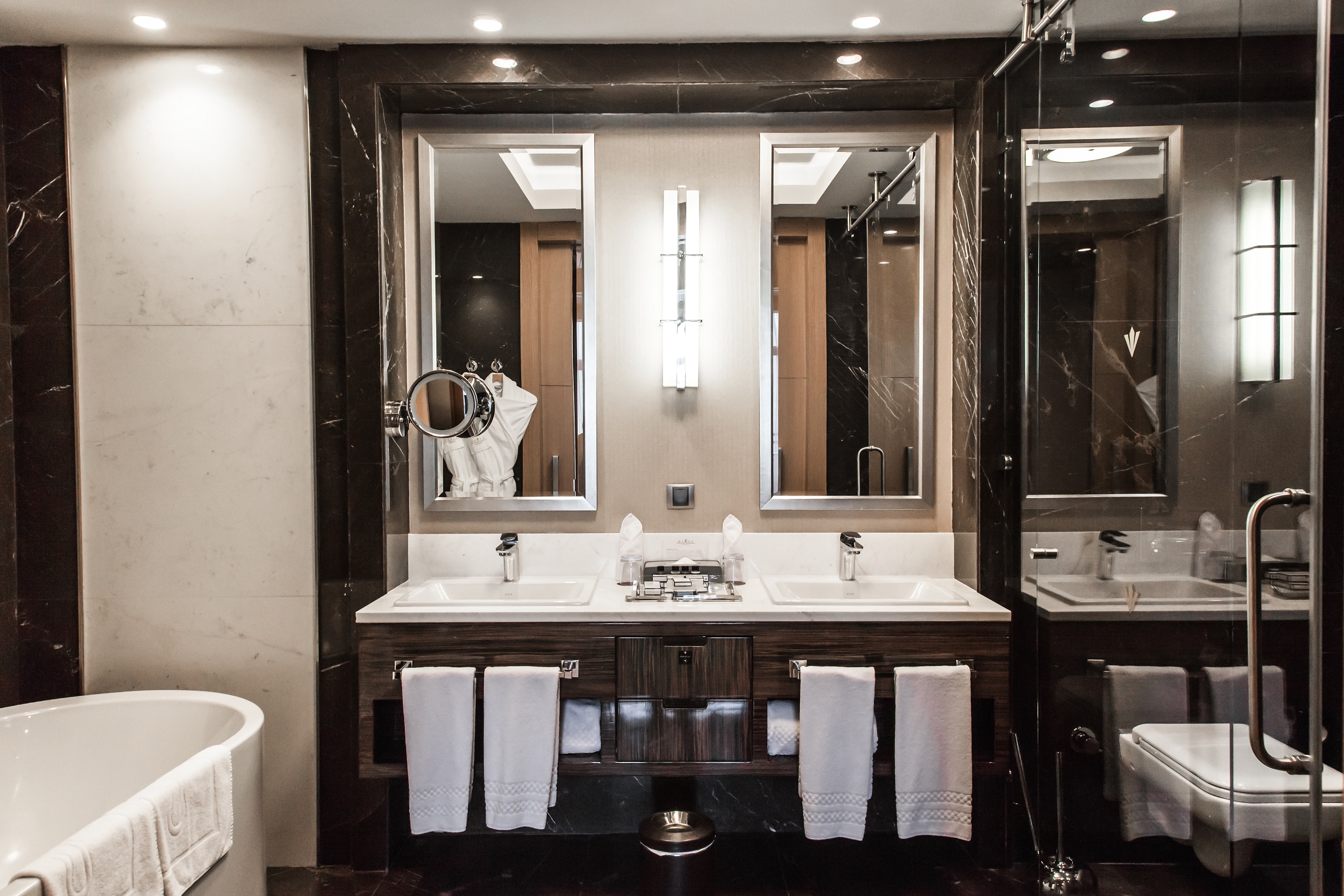 Супериор 2-местный КИНГ с видом на город