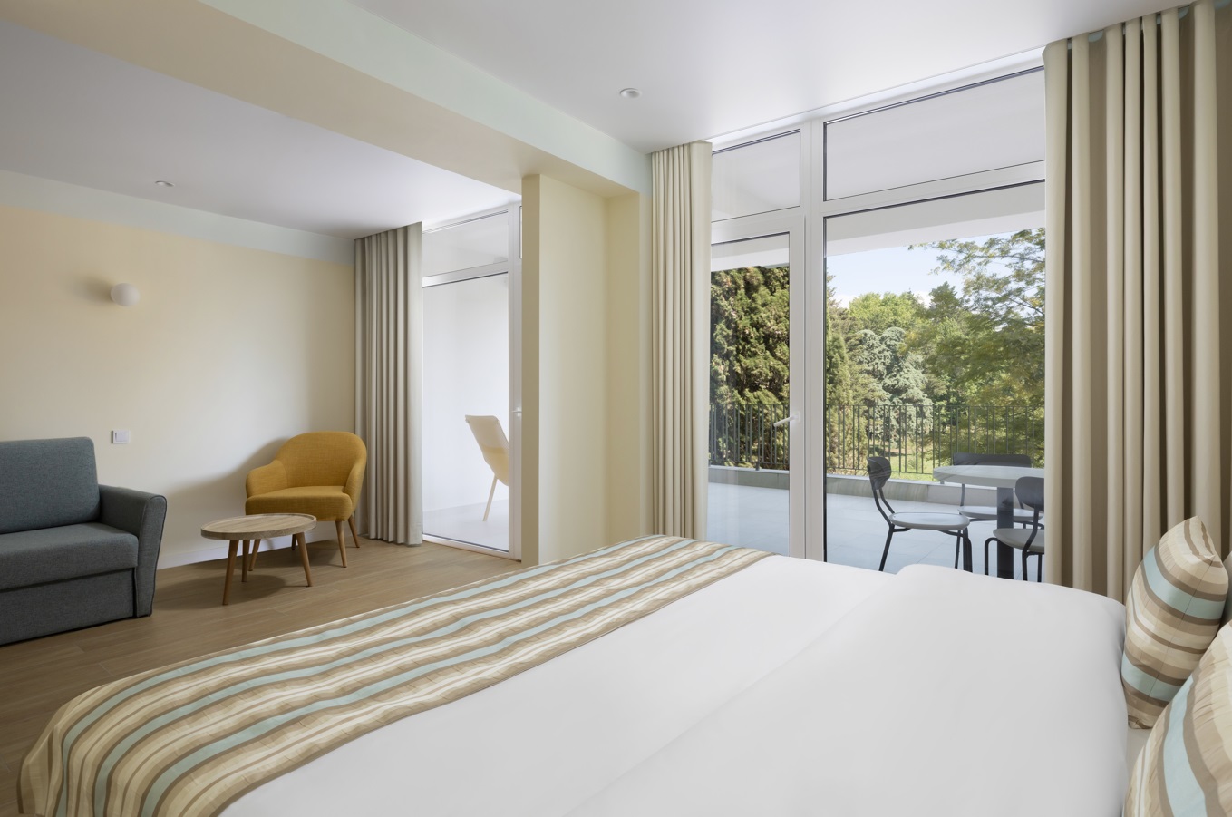 Джуниор сюит Superior 2-местный 2-комнатный  с террасой 