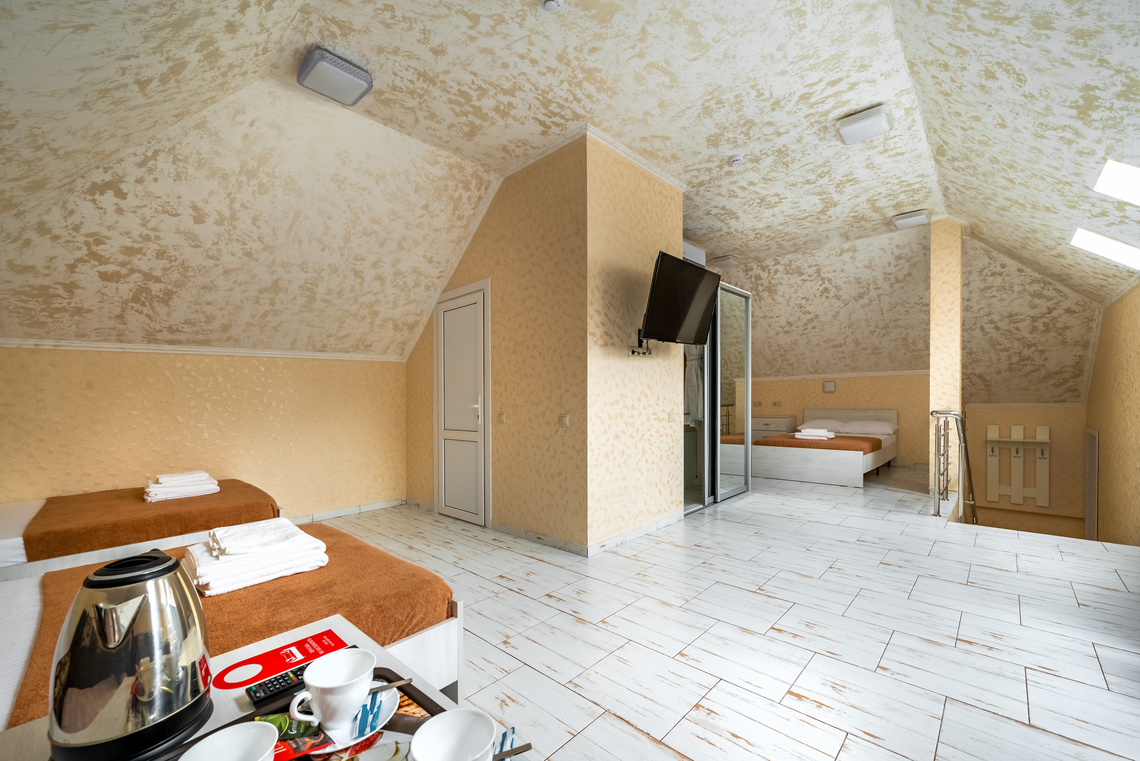 Семейный Семейный на мансарде 6- местный