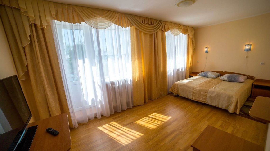 Посмотреть в галерее Комфорт 3-местный 2-комнатный Семейный корпус 2