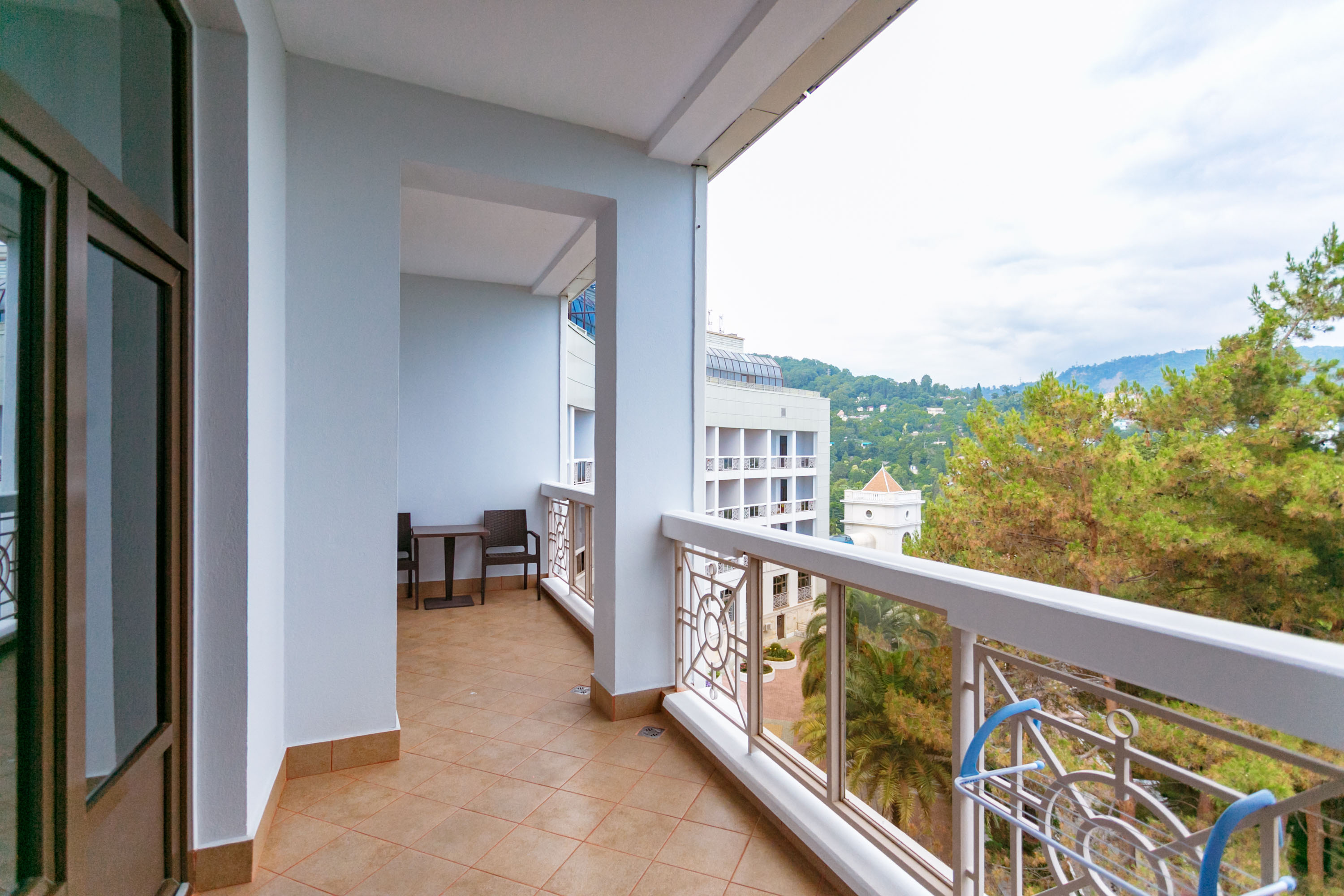 Апартаменты 2-местный 3-комнатный Салют 