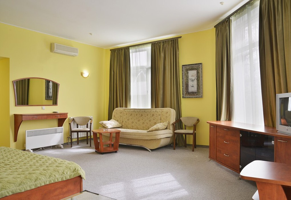 Полулюкс с балконом