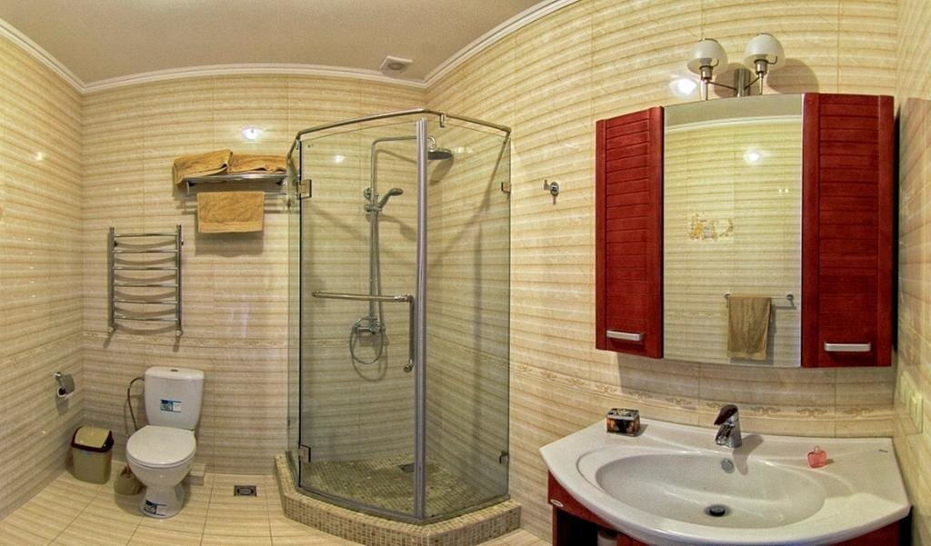 Посмотреть в галерее Апартамент-студия А, балкон, панорамный вид на море