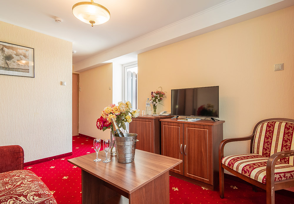 Посмотреть в галерее Улучшенный 2-местный 2-комнатный с террасой корпус 1